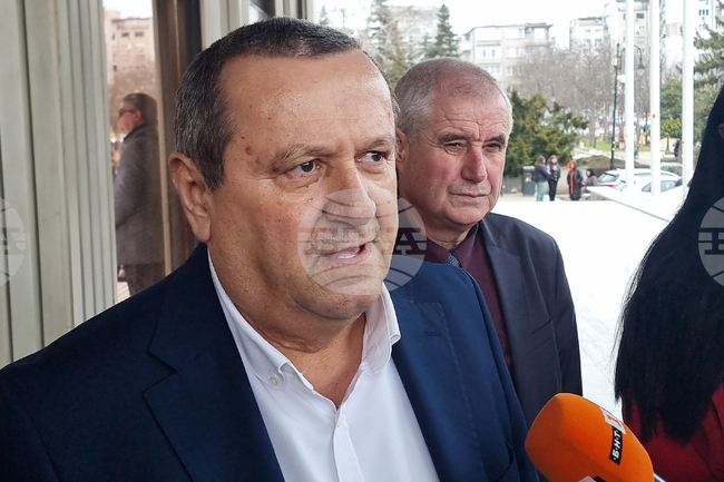 Проектът за удължителния бюджет гарантира всички социални плащания, каза служебният министър Хасан Адемов