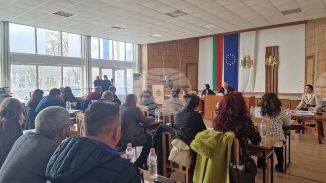 Общинският съвет в Кубрат одобри предложения за отдаване и продажба на общински имоти и закупуване на техника