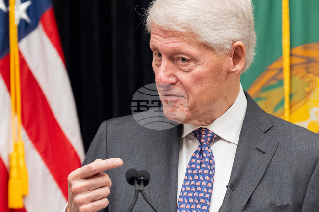 "Не съм видял нищо", заяви Бил Клинтън на изслушване пред комисия в Конгреса за връзките му с Епстийн