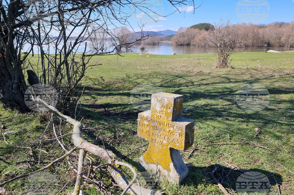 Язовир „Жребчево“ - пълноводие - Потопената църква