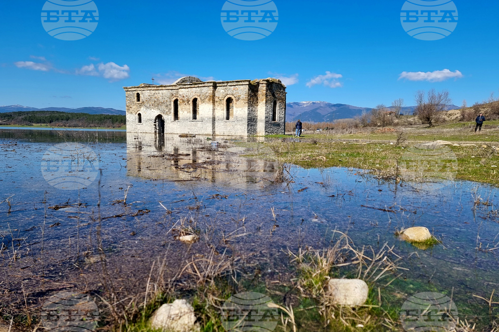Язовир „Жребчево“ - пълноводие - Потопената църква