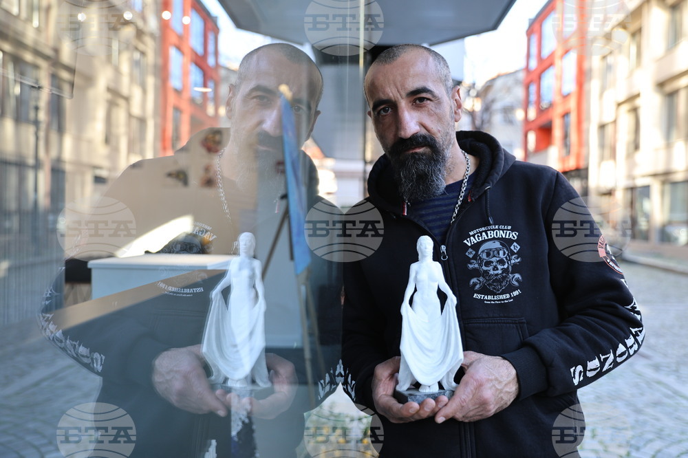 Пловдив - Ангел Каравланов - скулптор