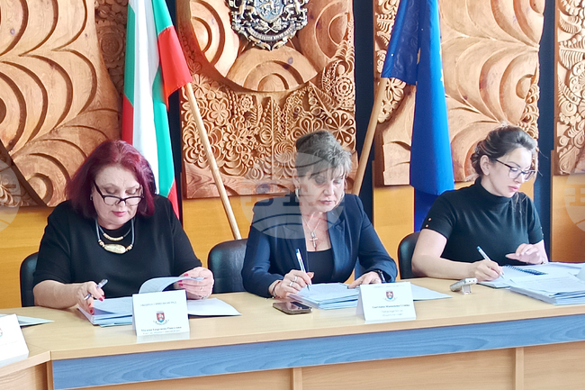 Общинският съвет в Симеоновград прие декларация срещу изграждането в града на бежански център от затворен тип