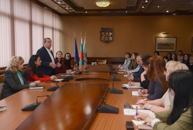 Министър Адемов: С удължителния закон за бюджета гарантираме всички социални плащания и повишението на пенсиите