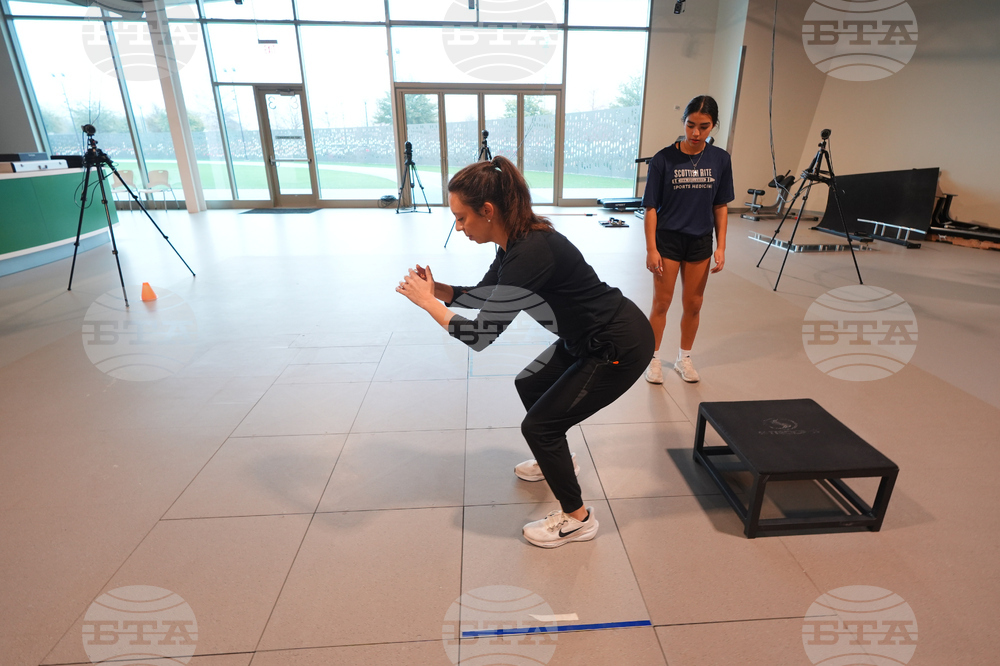 Girls' Sports ACL Injuries