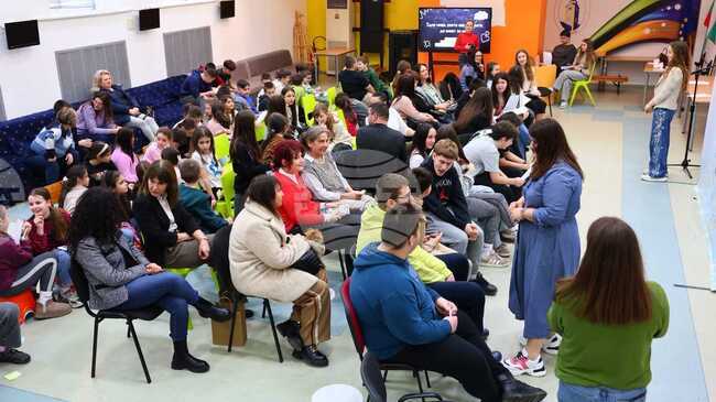 Седмокласници от Основно училище „Васил Левски“ в Разград развиха уменията си да говорят уверено пред публика