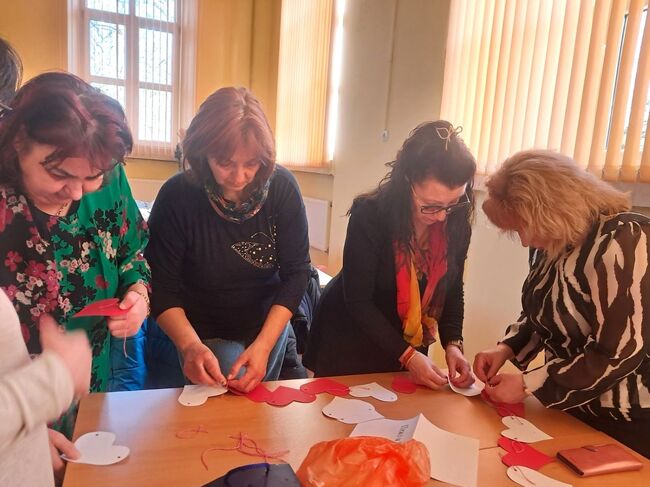 Община Плевен: Областният екип по приемна грижа с празник „Заедно изплетохме пролетта“