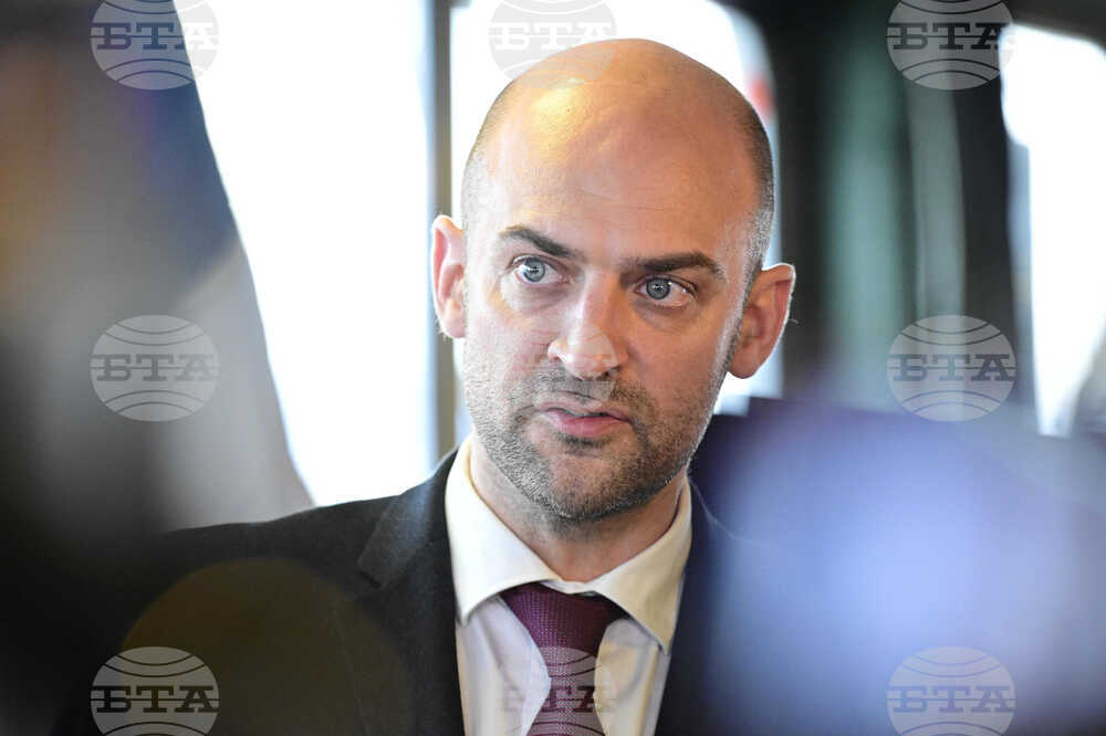 Франция е готова да "участва" в отбраната на страните от Залива и Йордания, заяви френският външен министър