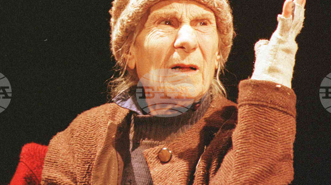 В живота не се кланям на никого, казва актрисата Златина Тодева (1926-2007)