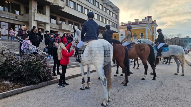 Конно шествие организираха в Шумен клубове по конен спорт по повод Тодоровден 