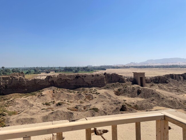 Археолози откриха в Южен Египет жилища от 18-ти век и под тях християнски некропол от византийската епоха