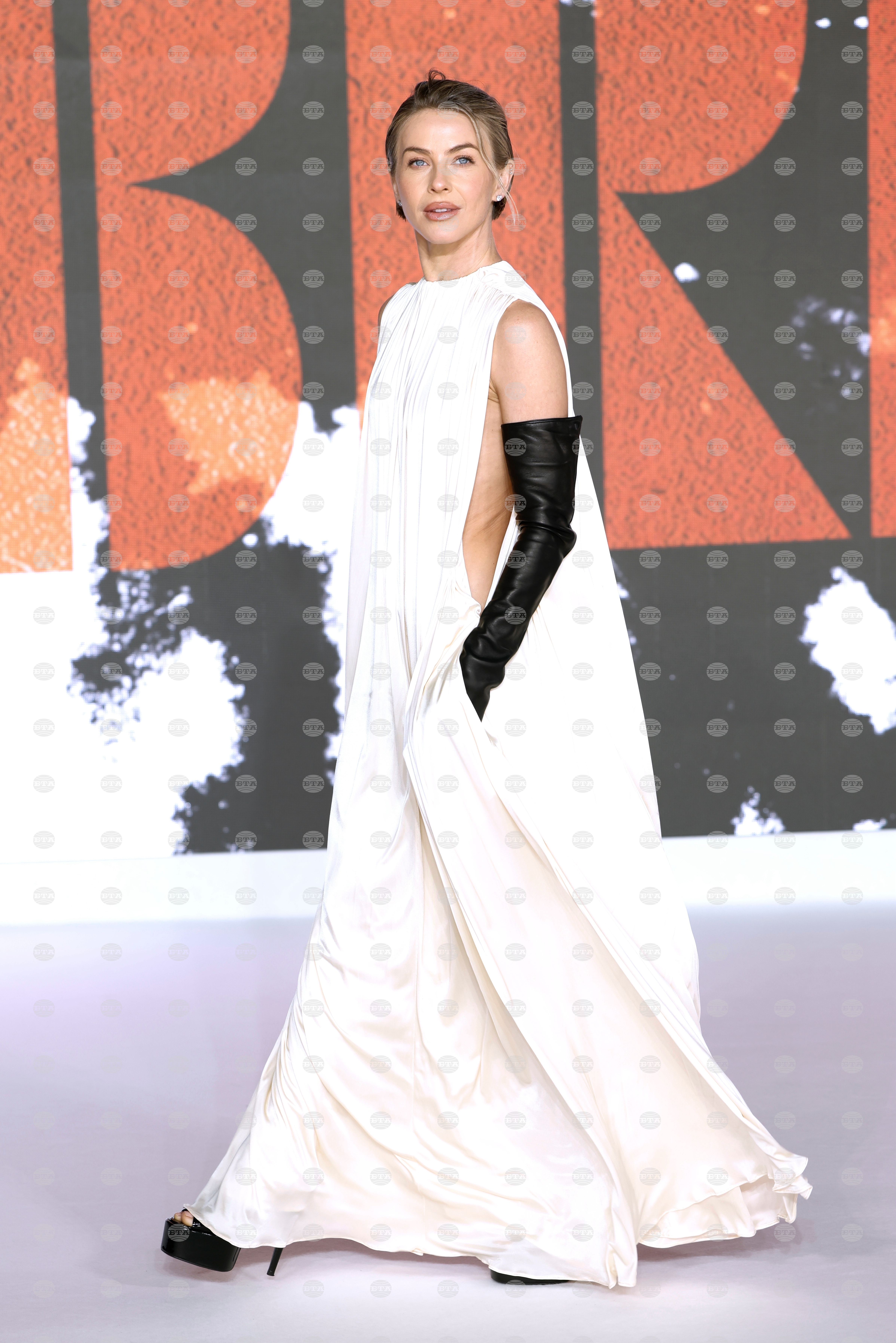 CORRECTION Britain The Bride! Premiere