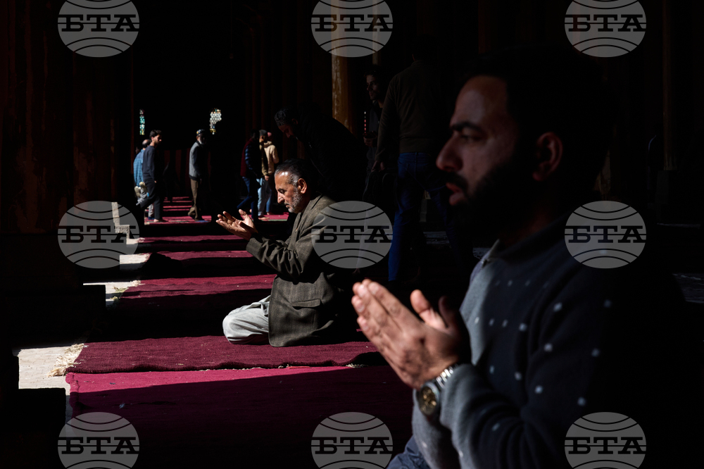 APTOPIX India Kashmir Ramadan