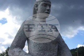 Пловдив - Ангел Каравланов - скулптор