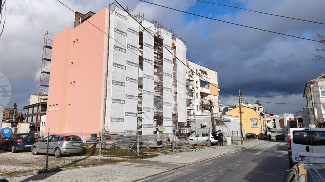 Проекти за саниране на четири многофамилни жилищни сгради на обща стойност 1 598 466 евро бяха представени в Гоце Делчев