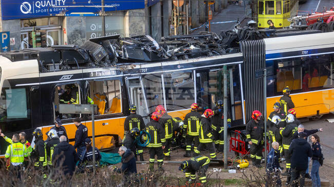 Ватманът на дерайлиралия трамвай в Милано разказа, че се е почувствал зле, докато е управлявал превозното средство