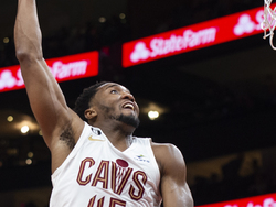 Cavaliers Hawks Basketball