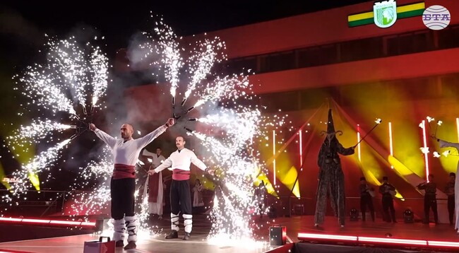 Пъстро шествие и концерт-спектакълът "Огън и лед" дадоха началото на 27-ия фестивал "Кукерландия" в Ямбол