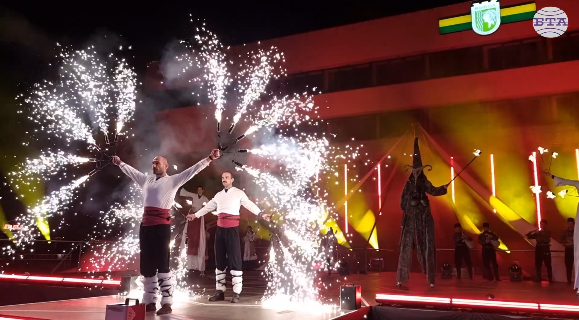 Пъстро шествие и концерт-спектакълът "Огън и лед" дадоха началото на 27-ия фестивал "Кукерландия" в Ямбол