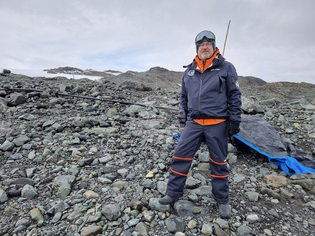 Day 92: Assoc. Prof. Tzankov Says Bulgarian Antarctic Base Can Have Grafity-fed Water Supply from Nearby Glacier