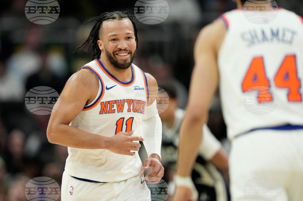 Knicks Bucks Basketball