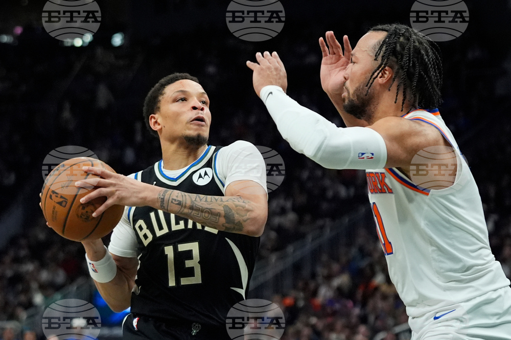 Knicks Bucks Basketball