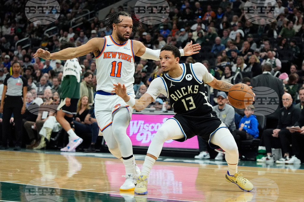 Knicks Bucks Basketball