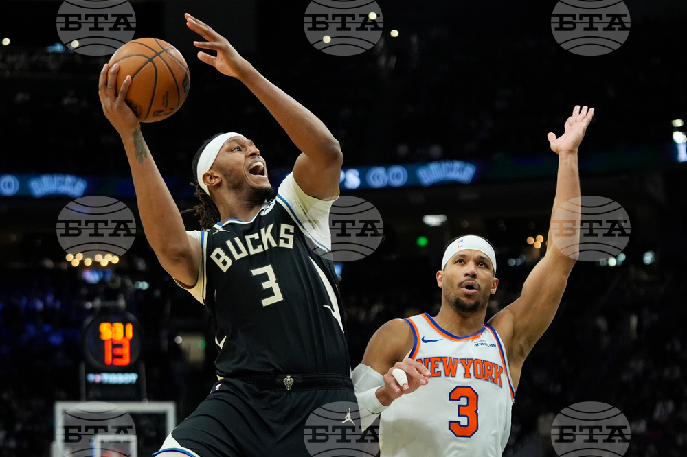 Knicks Bucks Basketball