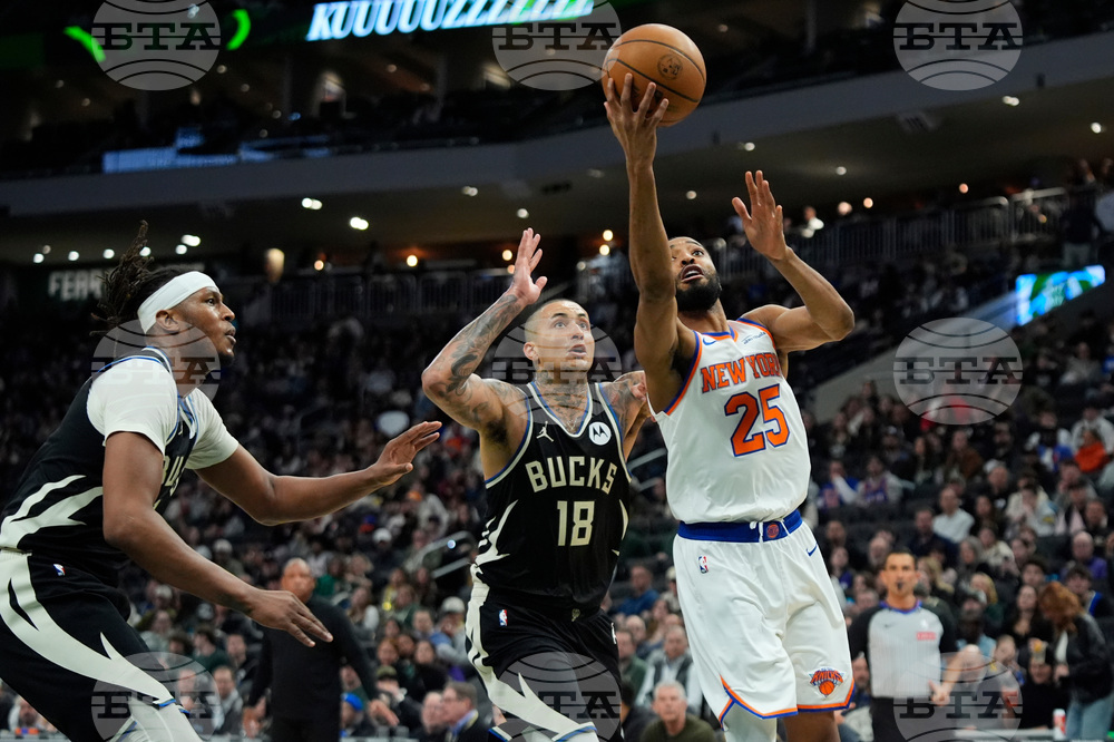 Knicks Bucks Basketball