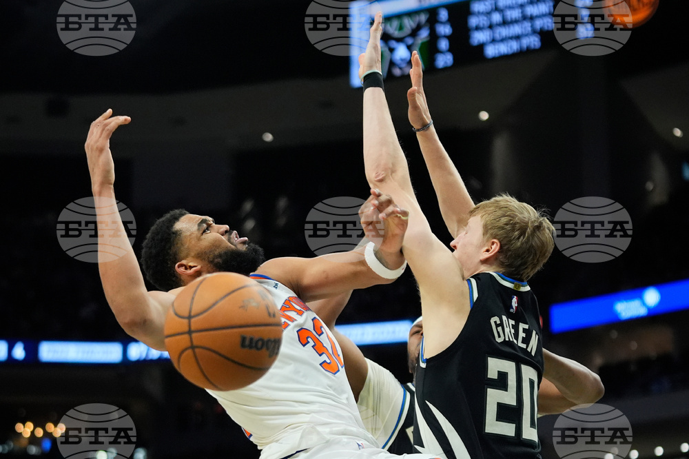 Knicks Bucks Basketball