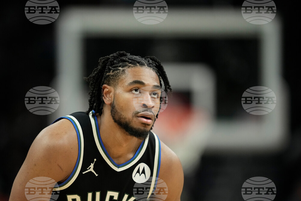 Knicks Bucks Basketball