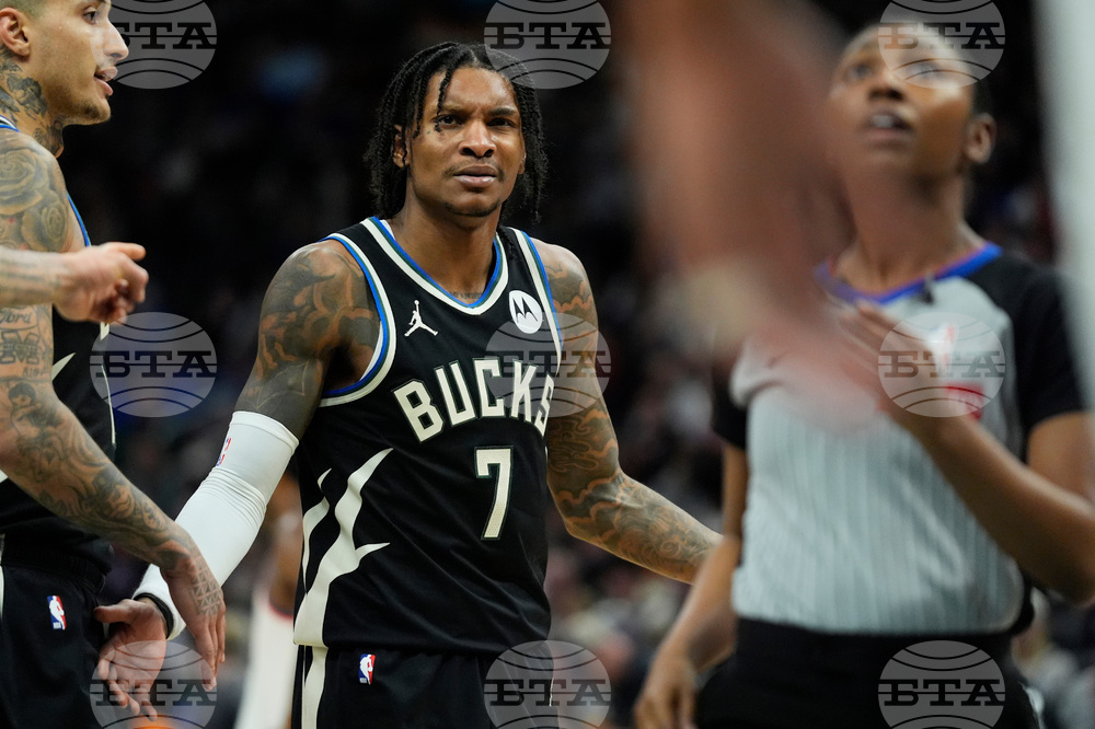 Knicks Bucks Basketball