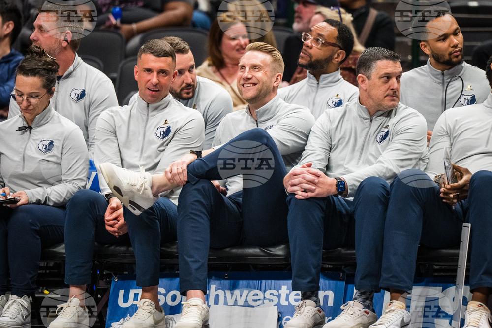 Grizzlies Mavericks Basketball