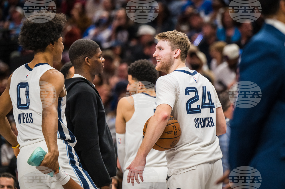 Grizzlies Mavericks Basketball