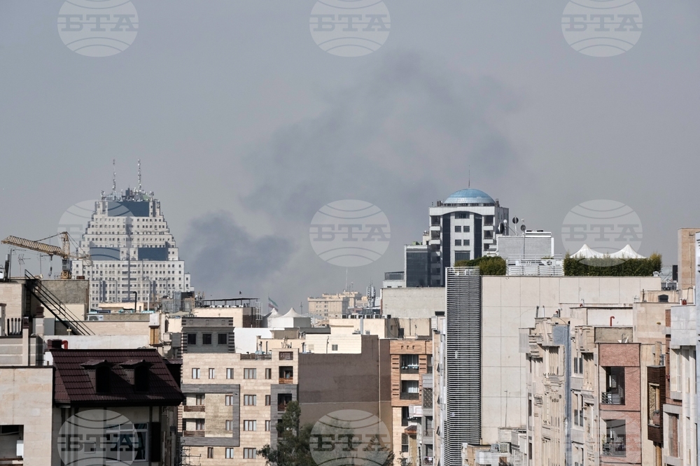 Иранският президент Масуд Пезешкиан е в безопасност, съобщават ирански медии