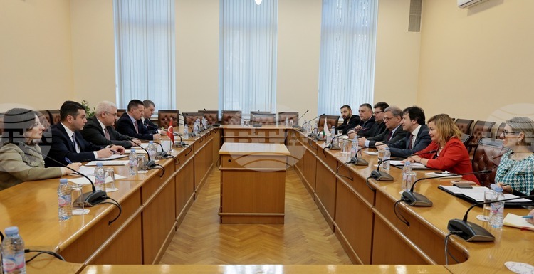 Bulgarian Caretaker Ministers, Turkish Ambassador Discuss Joint Action to Ease Cross-Border Traffic