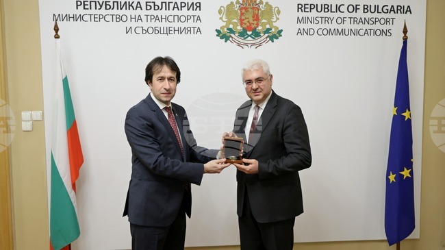 Действия за облекчаване на трафика на българо-турската граница обсъдиха служебни министри и посланика на Турция у нас Мехмет Саит Уянък