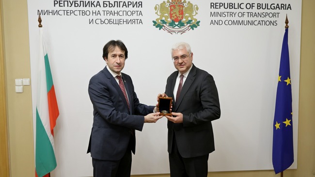 Действия за облекчаване на трафика на българо-турската граница обсъдиха служебни министри и посланикът на Турция у нас Мехмет Саит Уянък