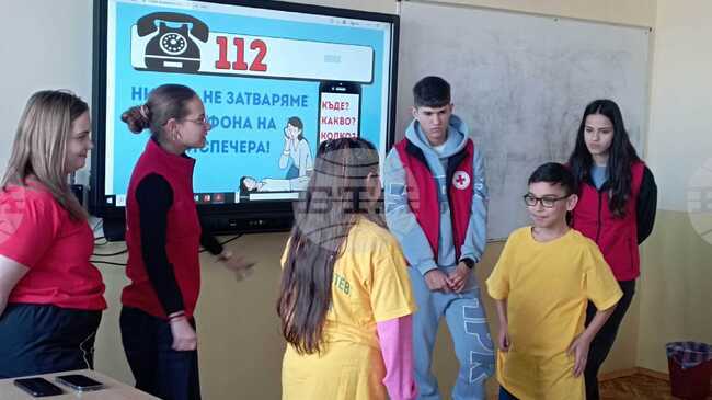 Четвъртокласници от Средно училище „Христо Ботев“ в Разград учиха как да спасяват живот