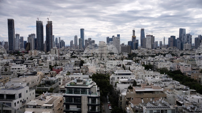 Екип на Си Ен Ен Тюрк е бил възпрепятстван от израелските власти, докато е предавал на живо от Тел Авив, съобщава медията