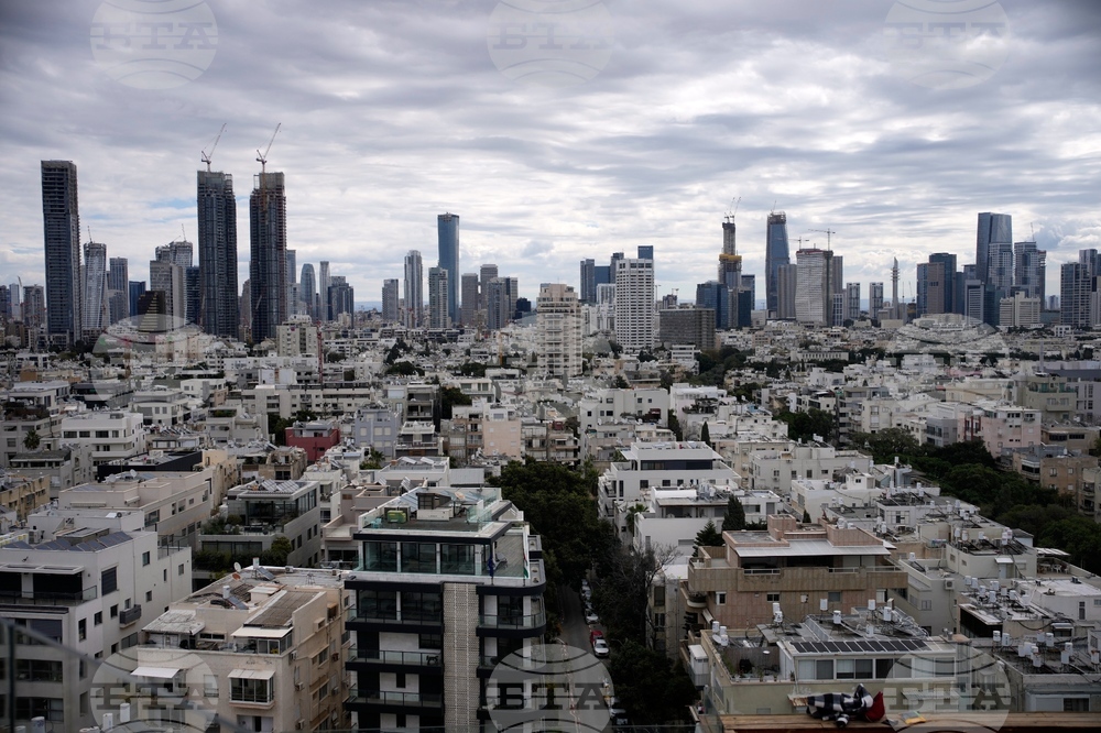 Екип на Си Ен Ен Тюрк е бил възпрепятстван от израелските власти, докато е предавал на живо от Тел Авив, съобщава медията