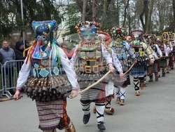 Ямбол - Кукерландия - дефиле маскарадните групи 