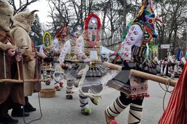 Ямбол - Международен маскараден фестивал „Кукерландия 2026” - дефиле на маскарадните групи