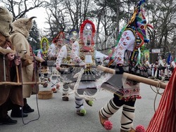 Ямбол - Международен маскараден фестивал „Кукерландия 2026” - дефиле на маскарадните групи