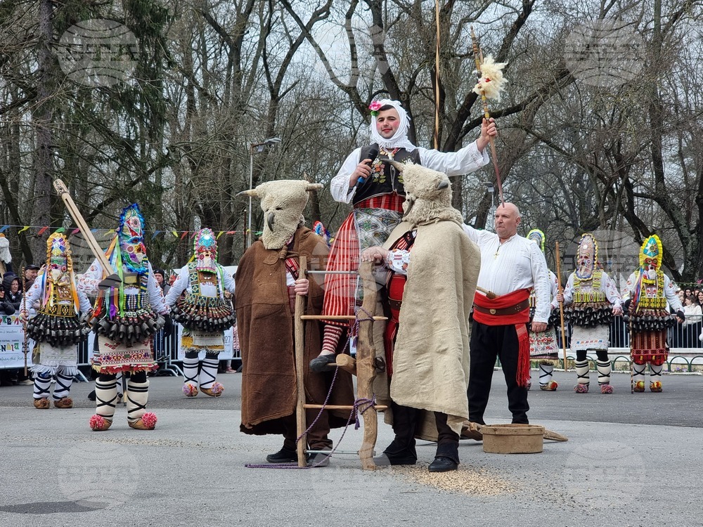 Ямбол - Международен маскараден фестивал „Кукерландия 2026” - дефиле на маскарадните групи