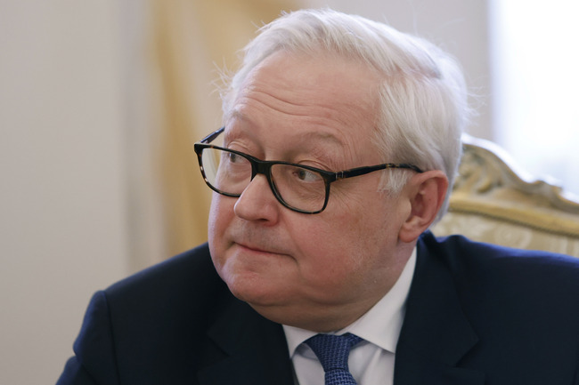 Ако ядрени оръжия на НАТО бъдат разположени в Полша, те ще станат мишена за Русия, предупреди руският заместник външен министър