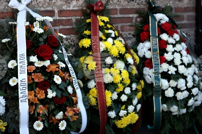 Храм „Свети Седмочисленици“ - Асен Шопов - поклонение