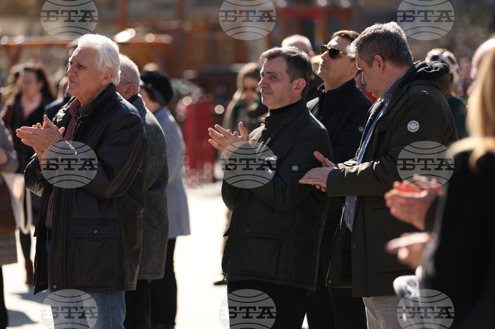 Храм „Свети Седмочисленици“ - Асен Шопов - поклонение