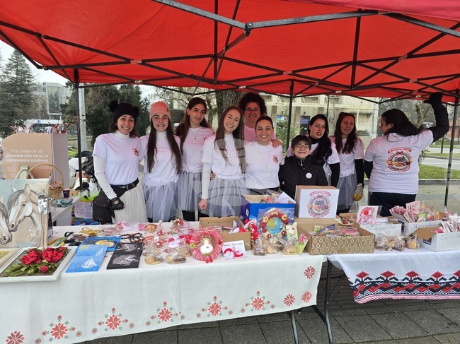 Плевен - благотворителен базар - мартеници