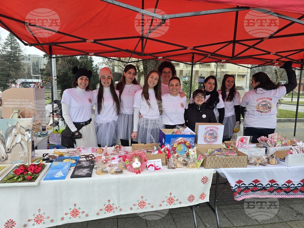 Плевен - благотворителен базар - мартеници